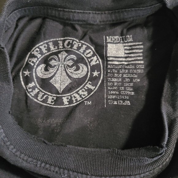 Affliction T Shirt Live Fast Dark Ages Stitched 1973 Eagle SZ M Distressed Hems - Picture 4 of 9